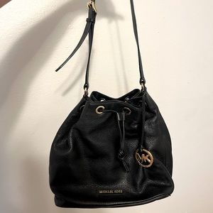 Michael Kors, black bucket bag, Crossbody